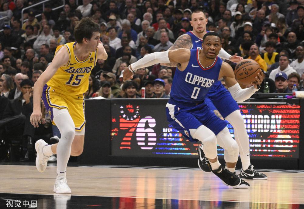 做出了一个 做出了一个